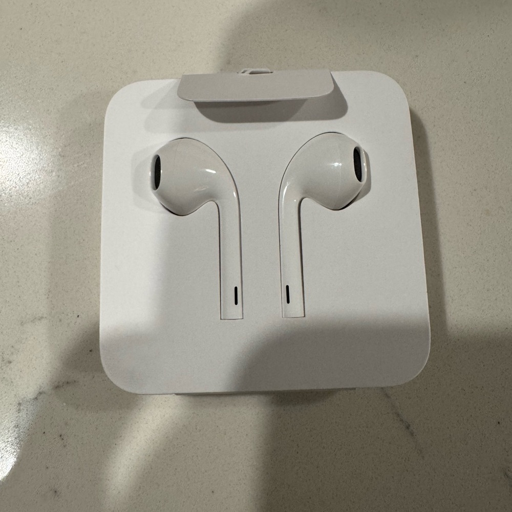 BOGO! Apple Lightning Wired Earbuds new